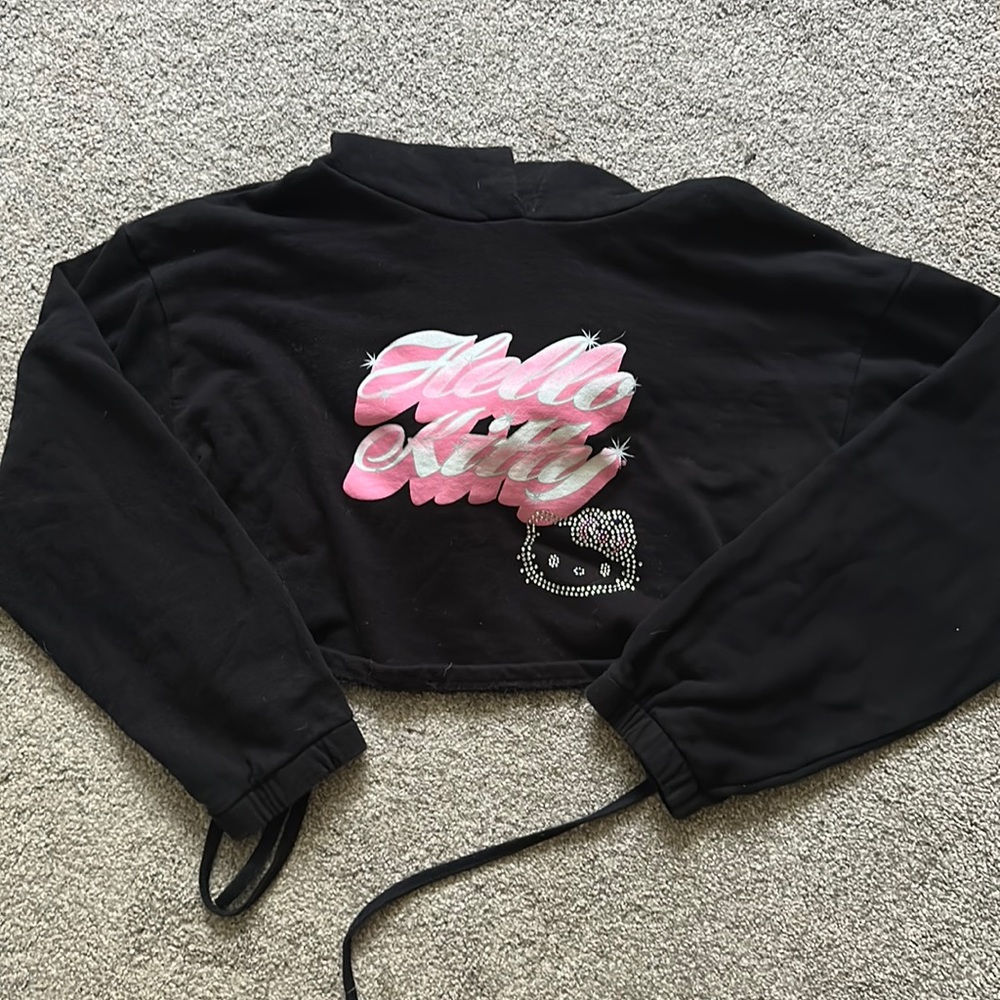 hello kitty x forever 21 wrap around cropped hoodie